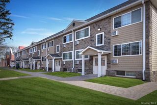 150 Covert Avenue G2, Stewart Manor, NY 11530