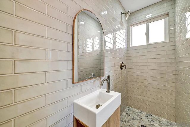 2802 Cowley Way, San Diego, CA 92110