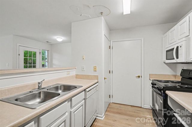 9849 Campus Walk Lane D, Charlotte, NC 28262