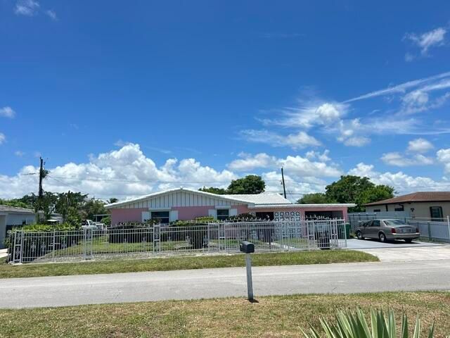 14620 E Polk Street, Miami, FL 33176