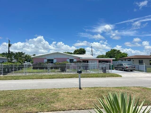 14620 E Polk Street, Miami, FL 33176
