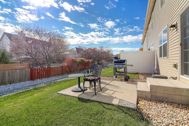 2084 Canyon Creek Court, Aurora, IL 60503