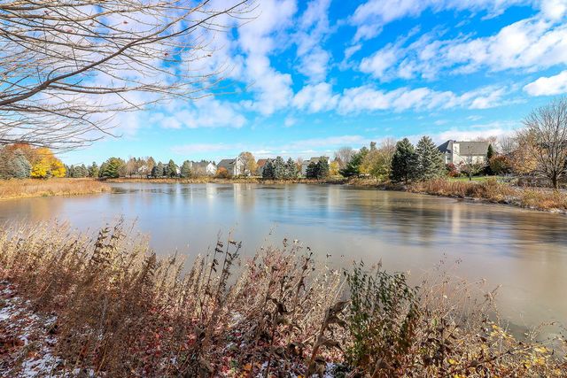 2084 Canyon Creek Court, Aurora, IL 60503