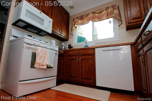 2760 Winter Park Road, Rochester Hills, MI 48309