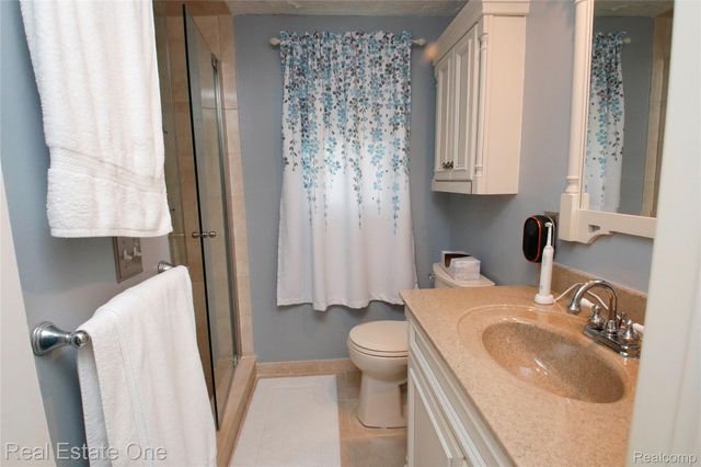 2760 Winter Park Road, Rochester Hills, MI 48309