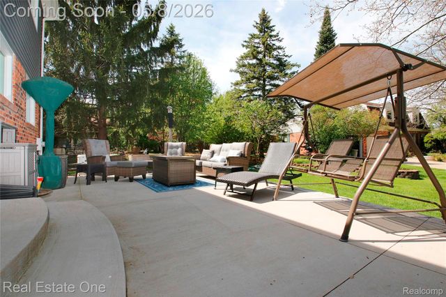 2760 Winter Park Road, Rochester Hills, MI 48309