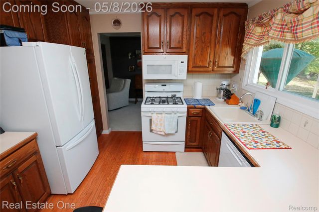2760 Winter Park Road, Rochester Hills, MI 48309