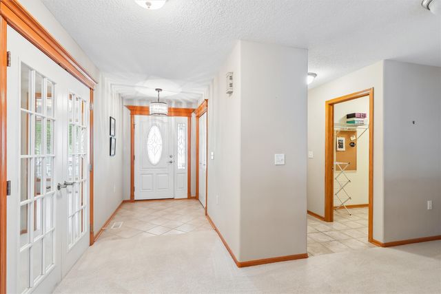 1055 SE Brentwood Drive, Waukee, IA 50263