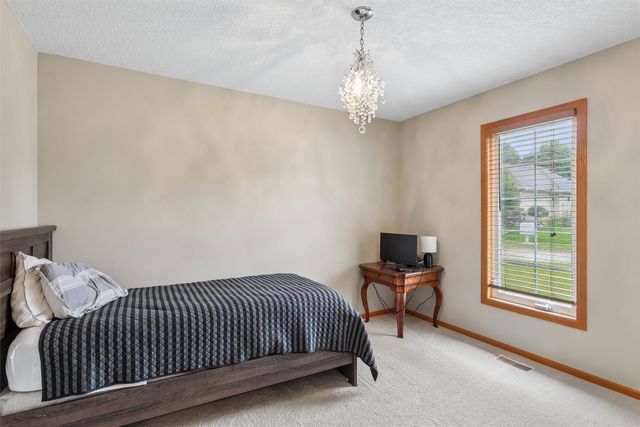 1055 SE Brentwood Drive, Waukee, IA 50263