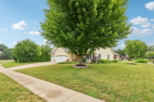 1055 SE Brentwood Drive, Waukee, IA 50263