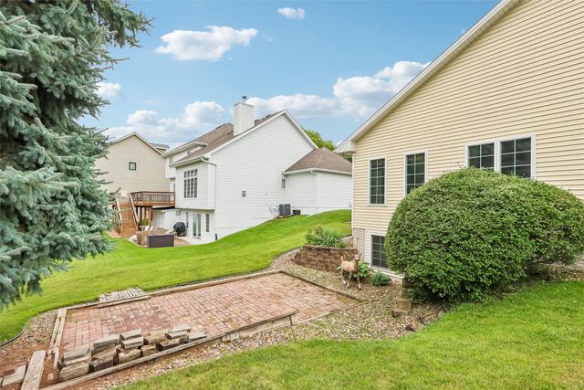 1055 SE Brentwood Drive, Waukee, IA 50263