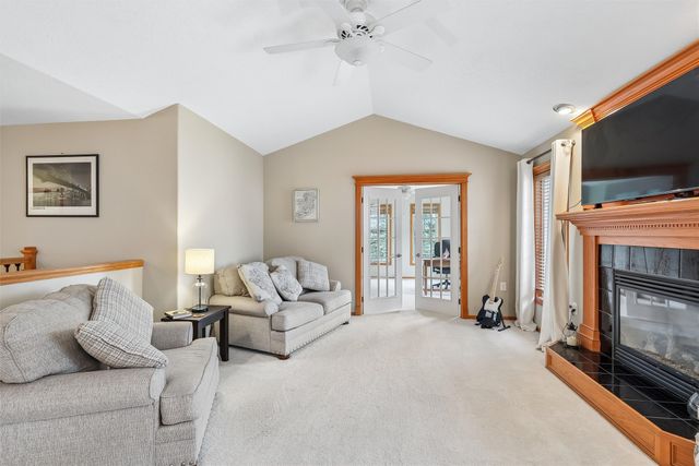 1055 SE Brentwood Drive, Waukee, IA 50263