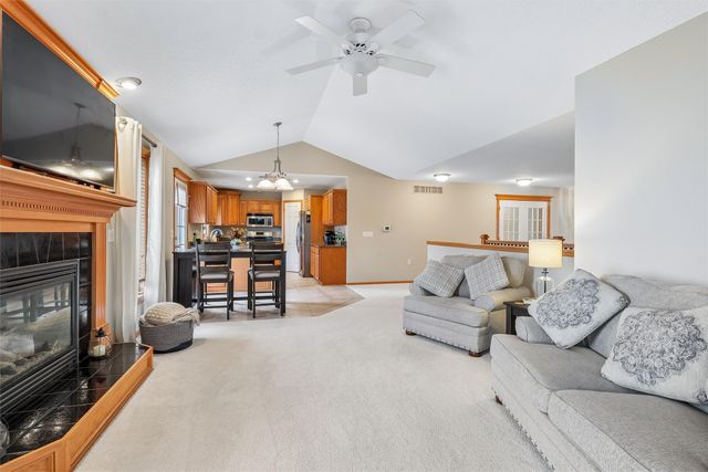 1055 SE Brentwood Drive, Waukee, IA 50263