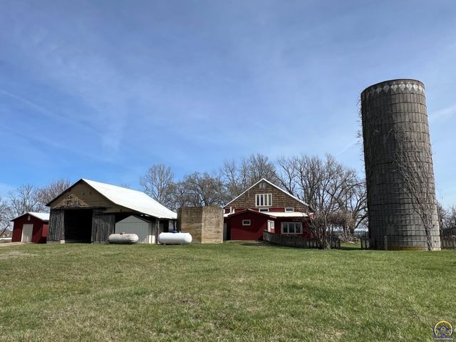 797 E 1217 Rd, Lawrence, KS 66047