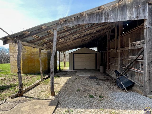 797 E 1217 Rd, Lawrence, KS 66047