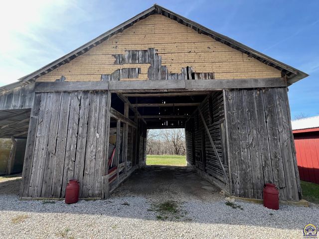 797 E 1217 Rd, Lawrence, KS 66047