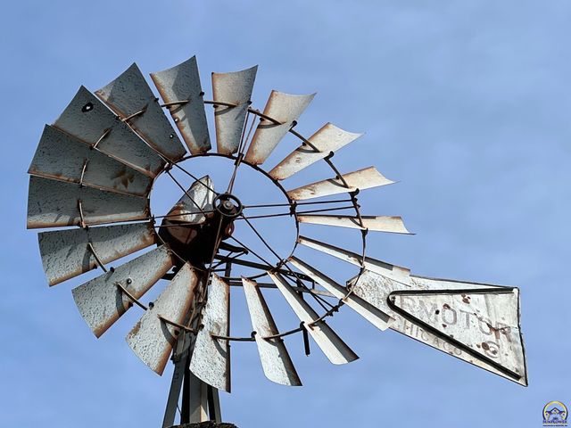 797 E 1217 Rd, Lawrence, KS 66047