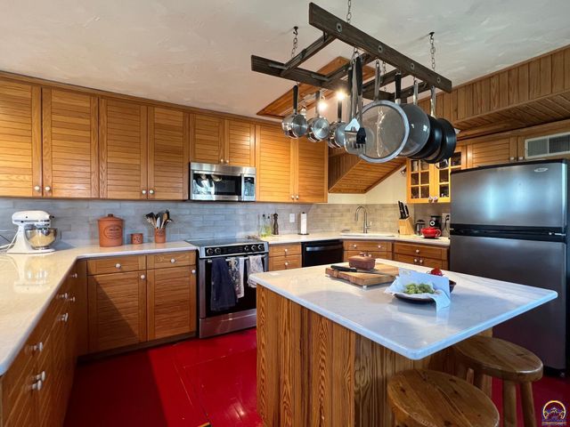 797 E 1217 Rd, Lawrence, KS 66047