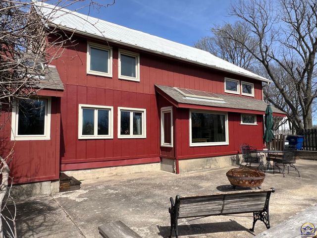 797 E 1217 Rd, Lawrence, KS 66047