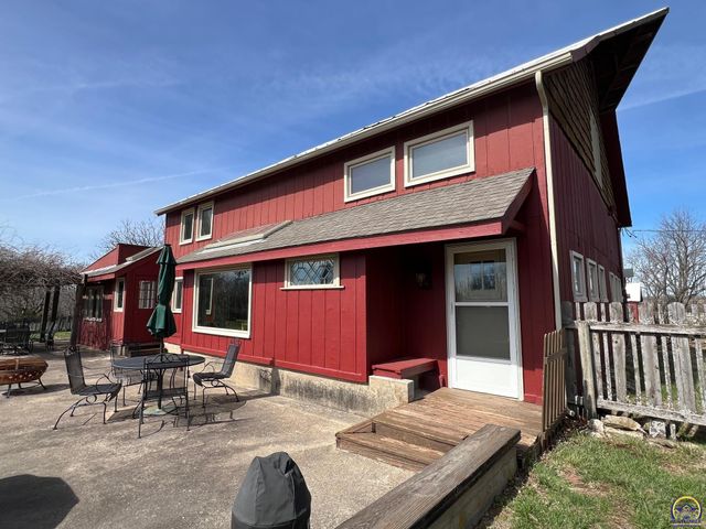 797 E 1217 Rd, Lawrence, KS 66047