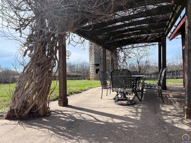 797 E 1217 Rd, Lawrence, KS 66047