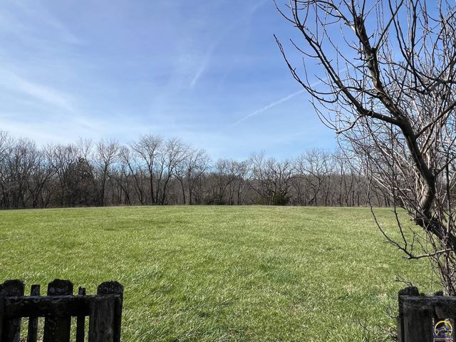 797 E 1217 Rd, Lawrence, KS 66047