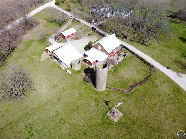 797 E 1217 Rd, Lawrence, KS 66047