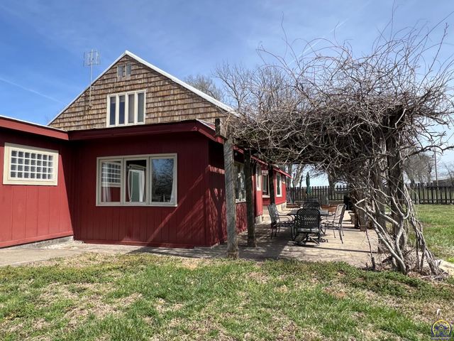 797 E 1217 Rd, Lawrence, KS 66047