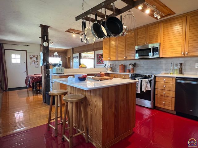 797 E 1217 Rd, Lawrence, KS 66047