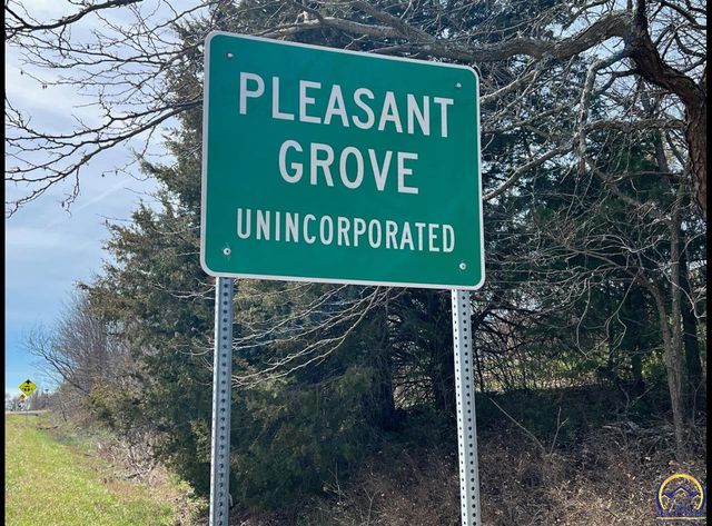 797 E 1217 Rd, Lawrence, KS 66047