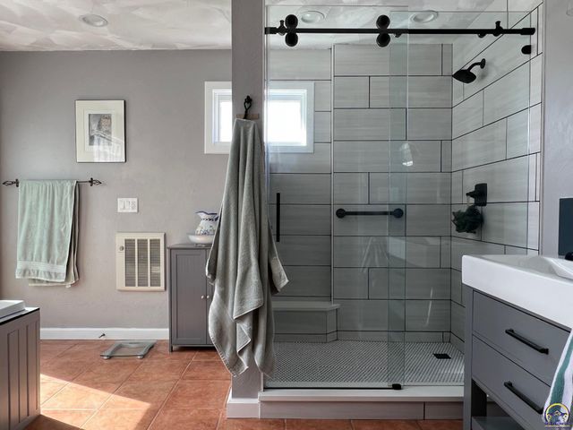 797 E 1217 Rd, Lawrence, KS 66047