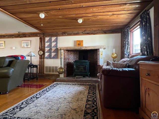 797 E 1217 Rd, Lawrence, KS 66047