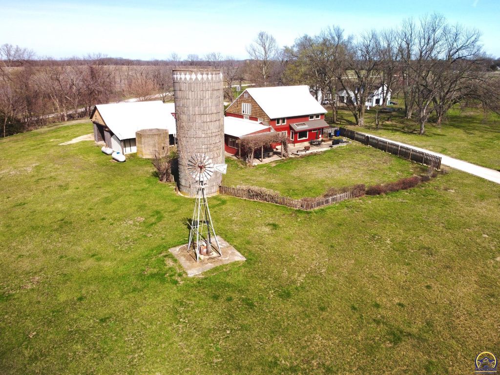 797 E 1217 Rd, Lawrence, KS 66047