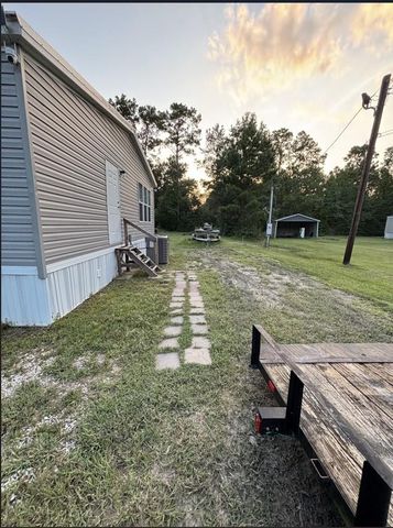 4220 W Sutton Drive, Vidor, TX 77662