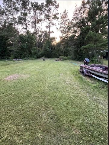 4220 W Sutton Drive, Vidor, TX 77662