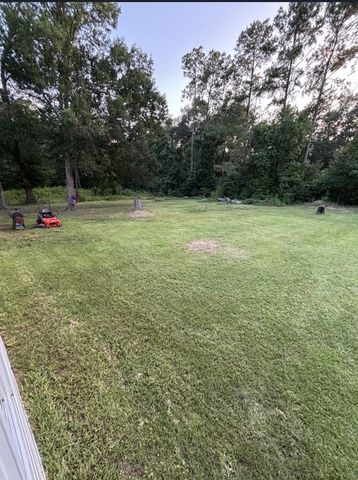 4220 W Sutton Drive, Vidor, TX 77662