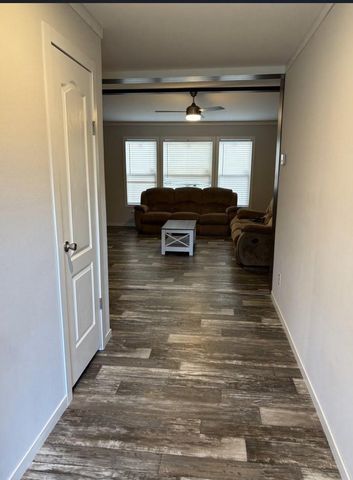 4220 W Sutton Drive, Vidor, TX 77662