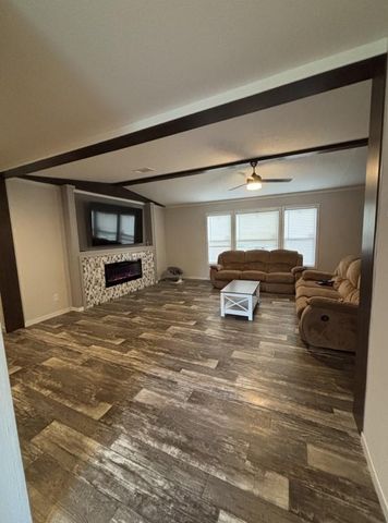 4220 W Sutton Drive, Vidor, TX 77662