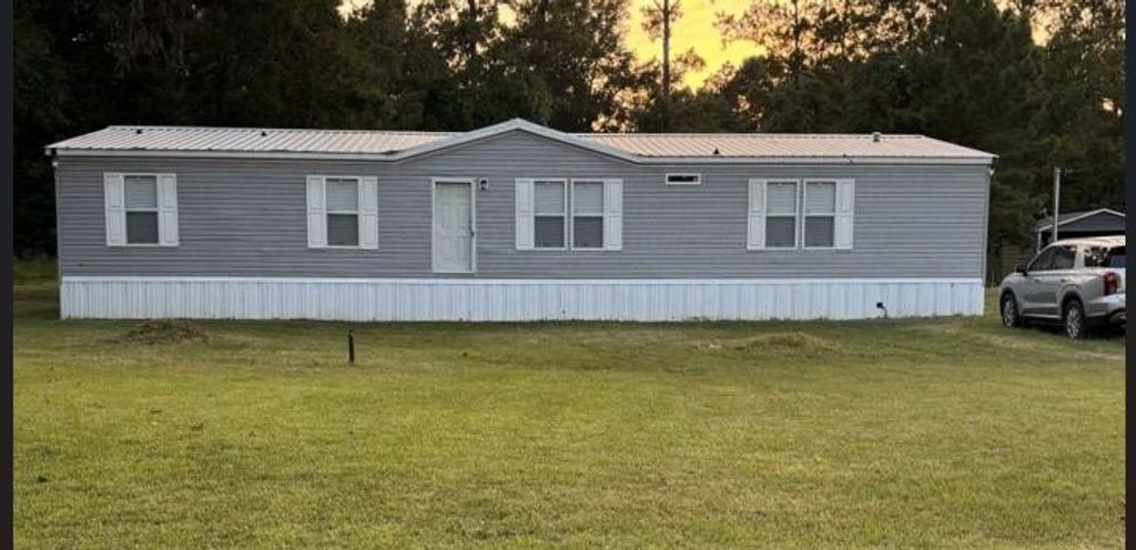 4220 W Sutton Drive, Vidor, TX 77662