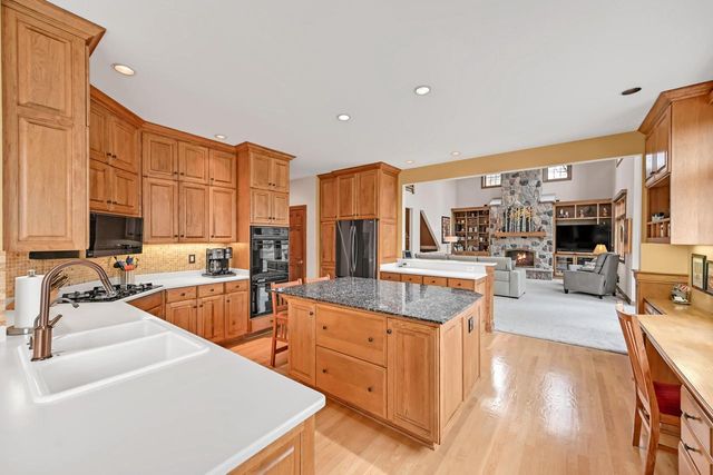 11024 N River TRAIL, Mequon, WI 53092