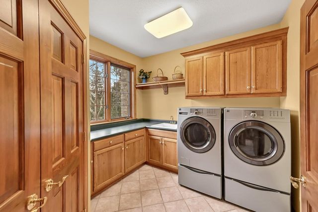 11024 N River TRAIL, Mequon, WI 53092