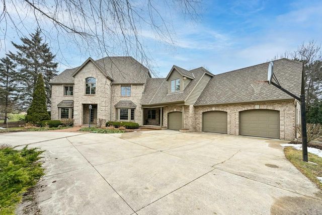 11024 N River TRAIL, Mequon, WI 53092