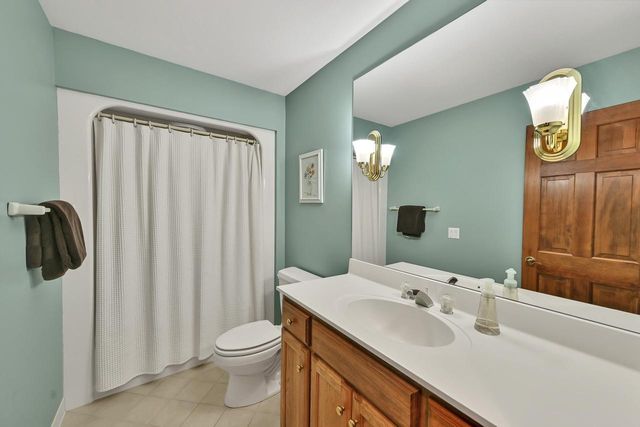 11024 N River TRAIL, Mequon, WI 53092