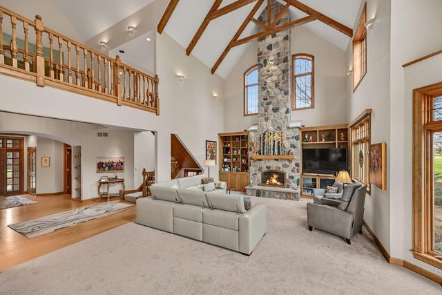 11024 N River TRAIL, Mequon, WI 53092