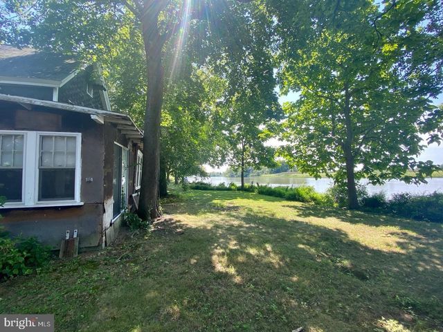 114 FERRY RD, Bridgeport, NJ 08014