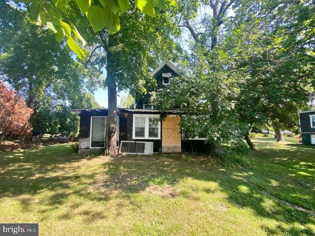 114 FERRY RD, Bridgeport, NJ 08014