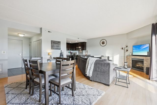 7050 183rd Street 302, Tinley Park, IL 60477