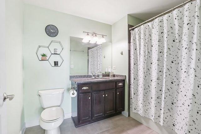 7050 183rd Street 302, Tinley Park, IL 60477