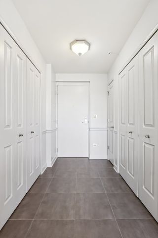 7050 183rd Street 302, Tinley Park, IL 60477