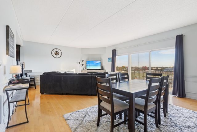 7050 183rd Street 302, Tinley Park, IL 60477